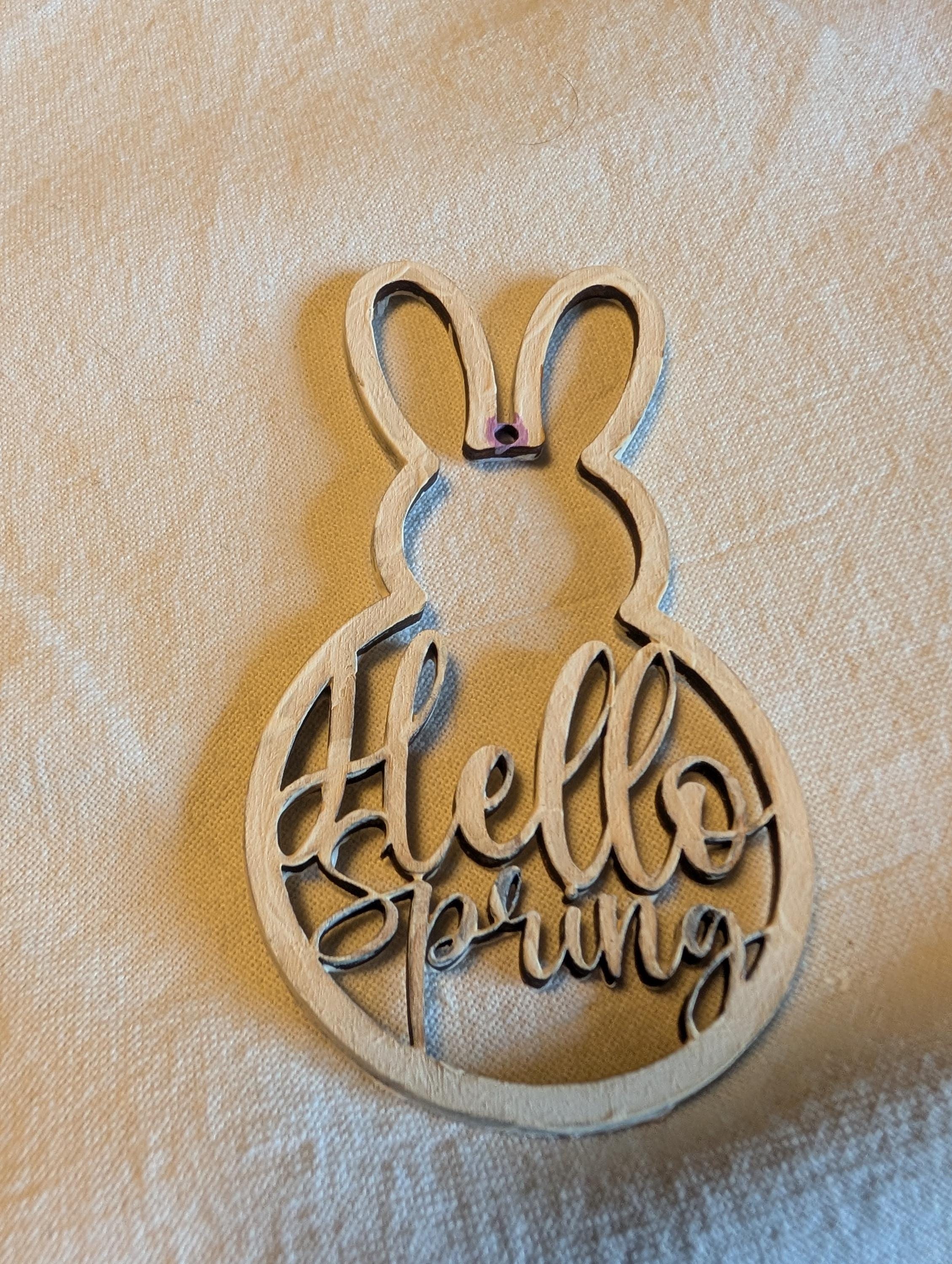 3 Stück Hello Spring Anhänger | Frühlingsdeko Holz | Laser Cut Schriftzug | Geschenkanhänger Frühling | Türdeko & Osterstrauß | Modern Boho
