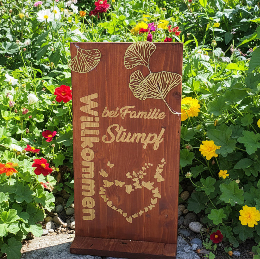 Personalisiertes Familienschild aus edlem Holz