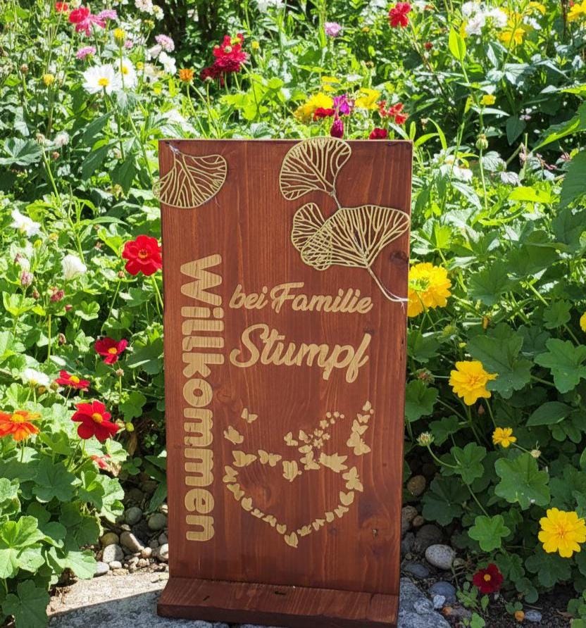 Personalisiertes Familienschild aus edlem Holz