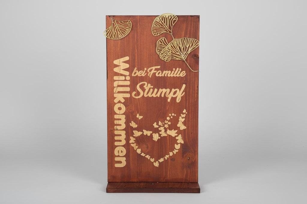 Personalisiertes Familienschild aus edlem Holz